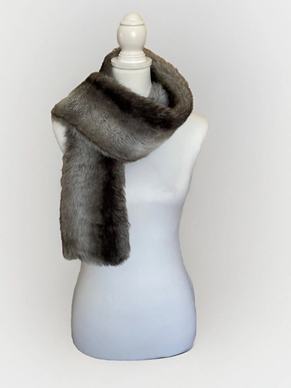 VTG Jaclyn Smith Faux Fur Fuzzy OSFM Winter Scarf Stole Gray Black 57” EUC